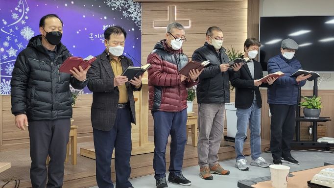 2022. 12. 1 월삭기도회 - 남선교회 특송 .jpg