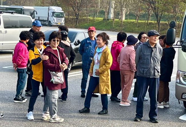 2023. 11. 4 남선교회 야유회 1- 휴게소.jpg